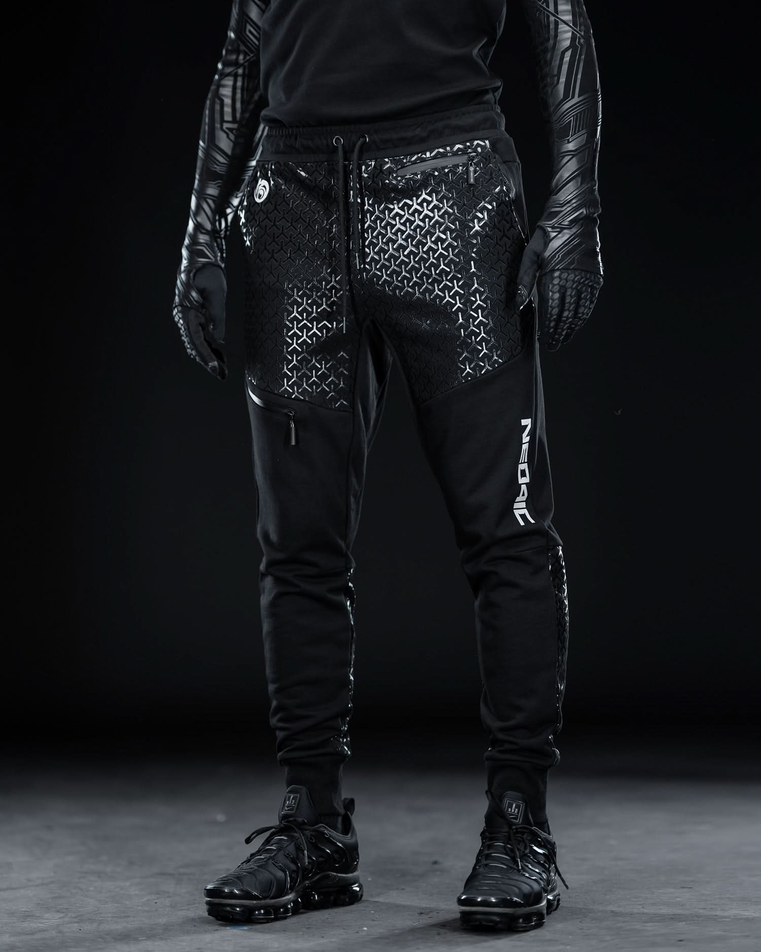 NEOV3 - Black Joggers