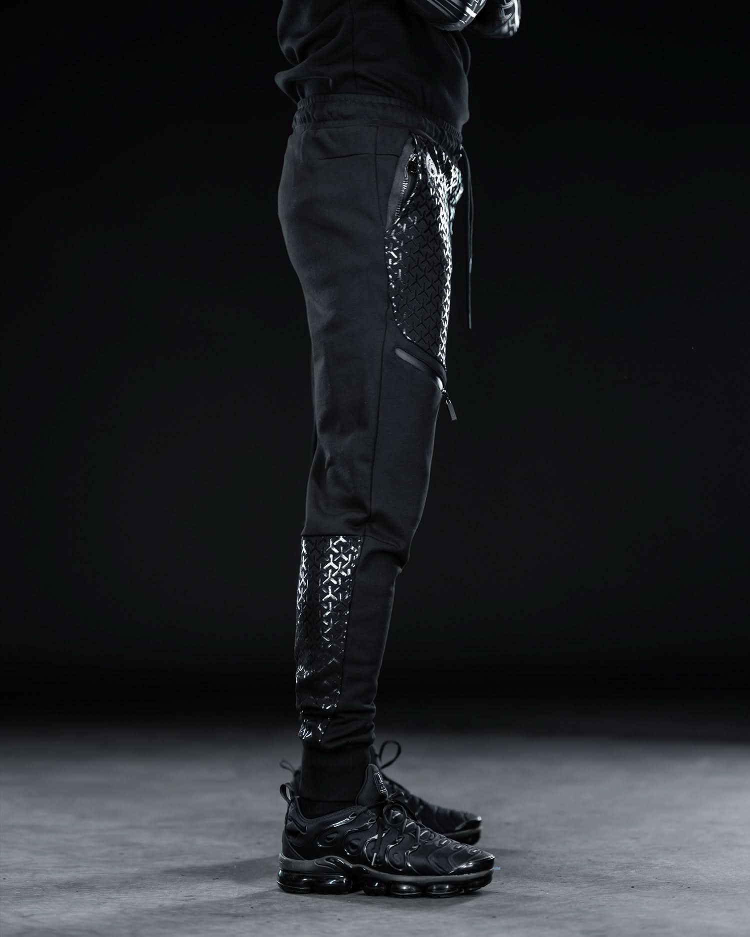 NEOV3 - Black Joggers