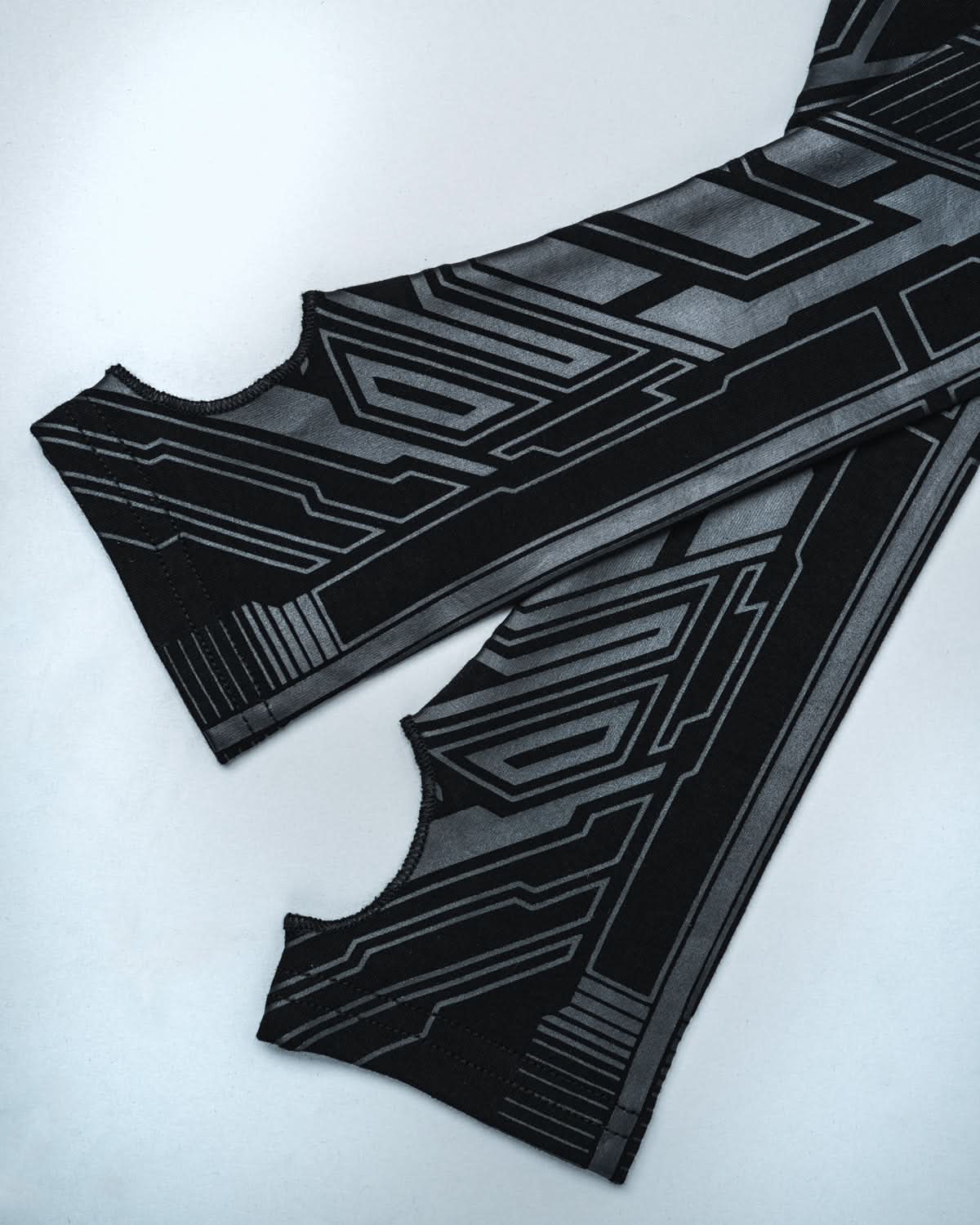 BLACK V3 ZYPHR SLEEVES