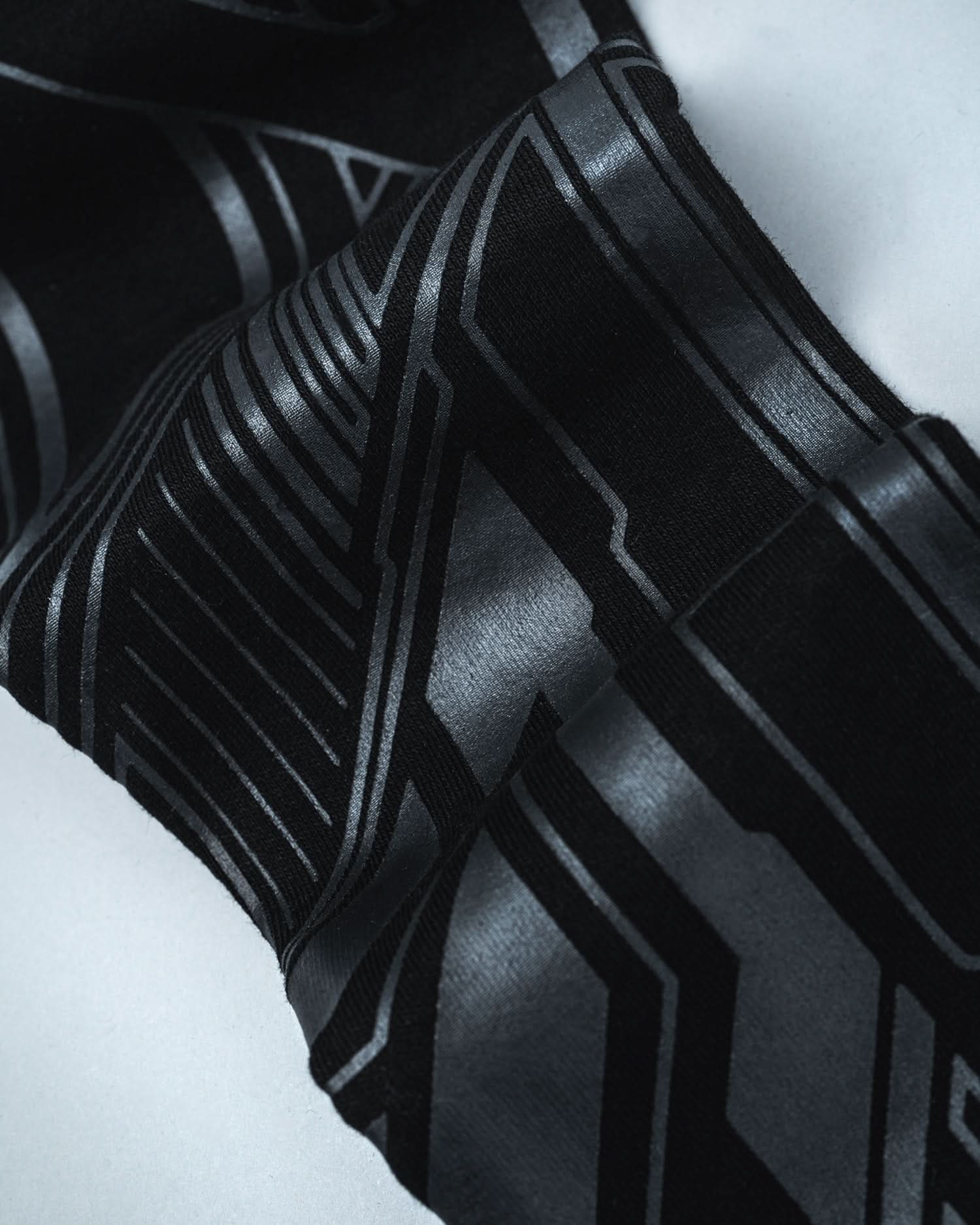 BLACK V3 ZYPHR SLEEVES