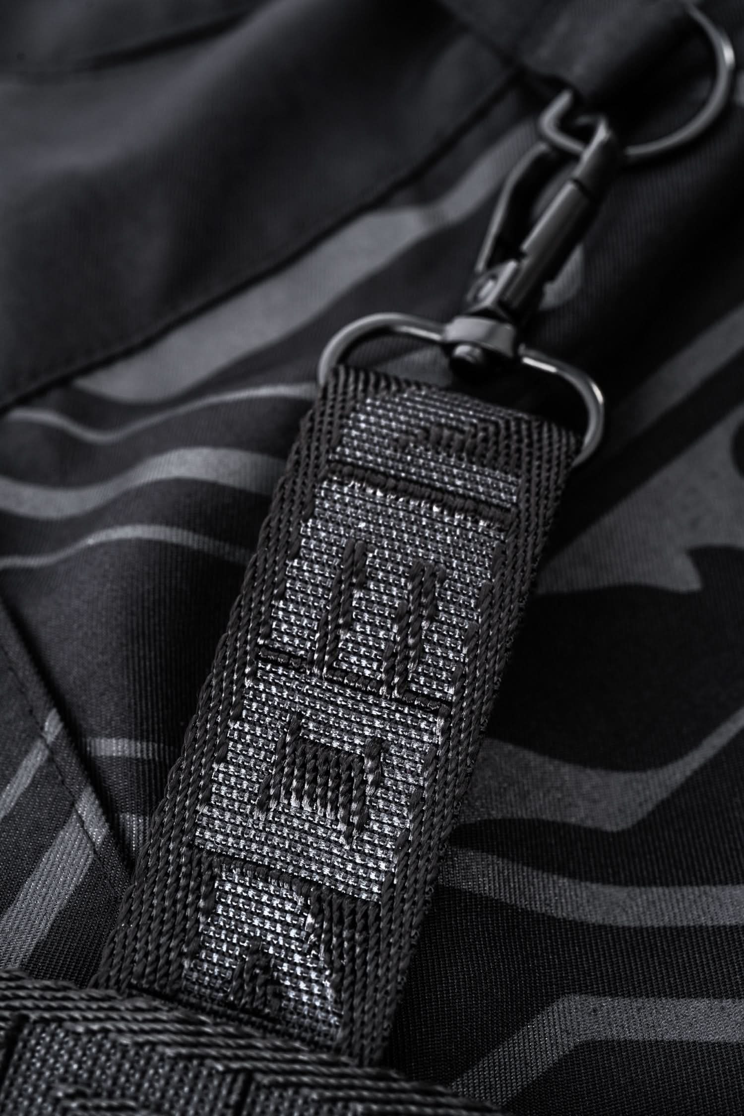 EVE4 parachute pants