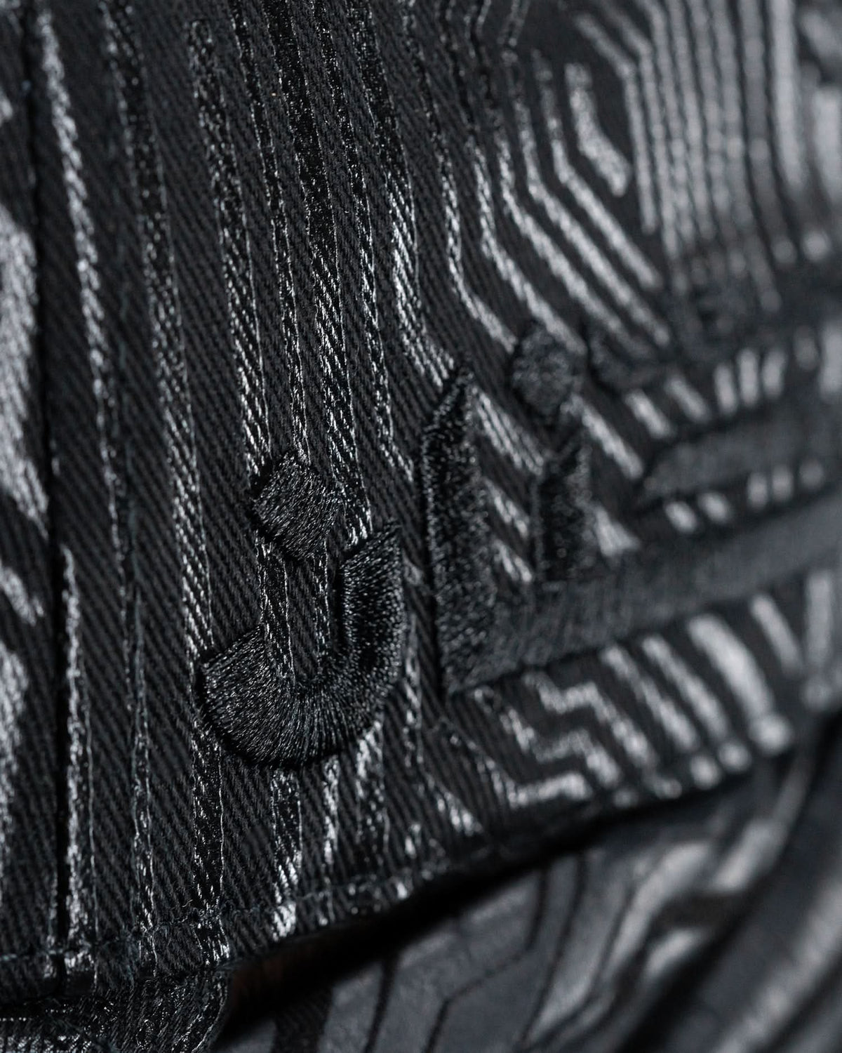 CIRCUIT BLACK CAP