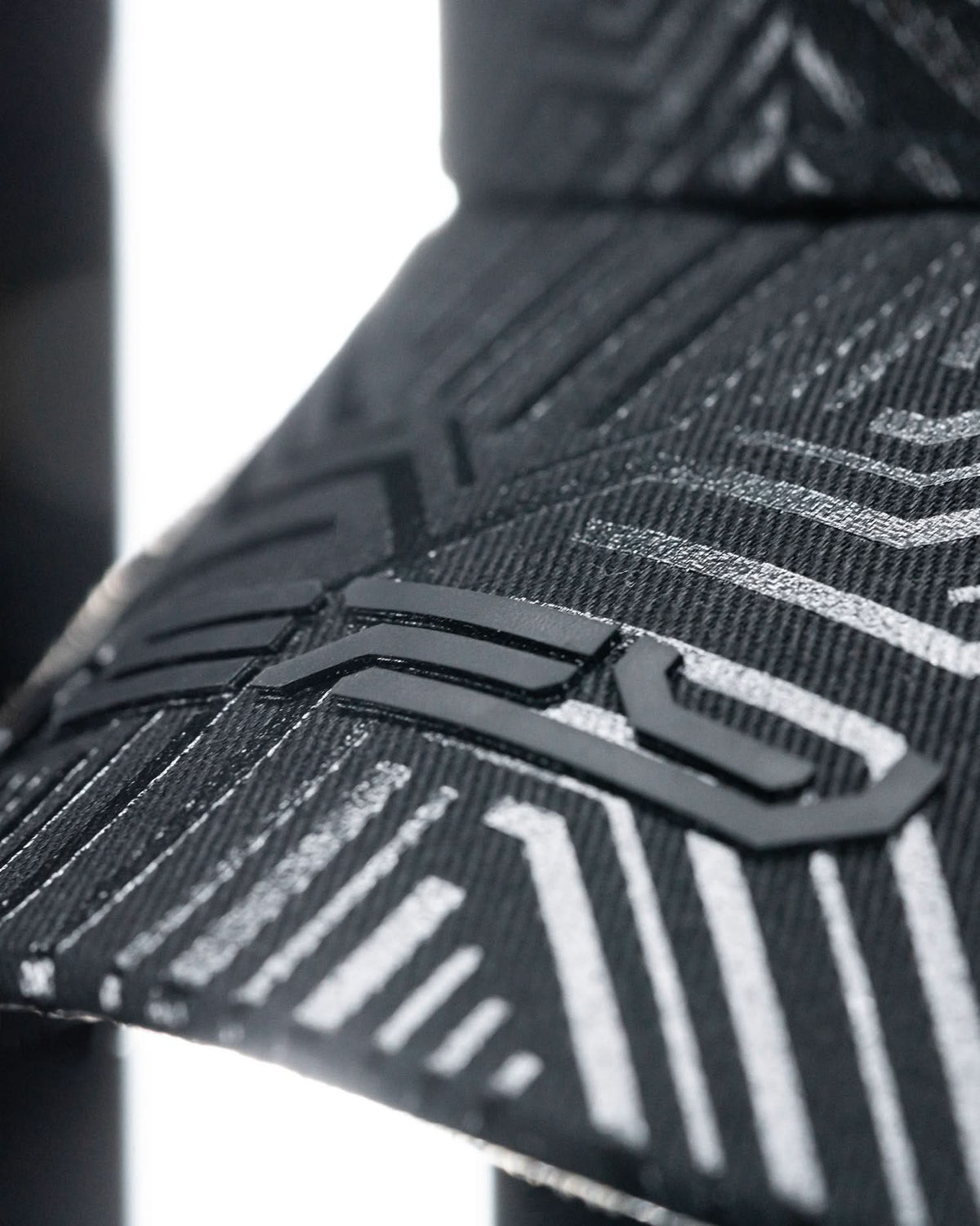 CIRCUIT BLACK CAP