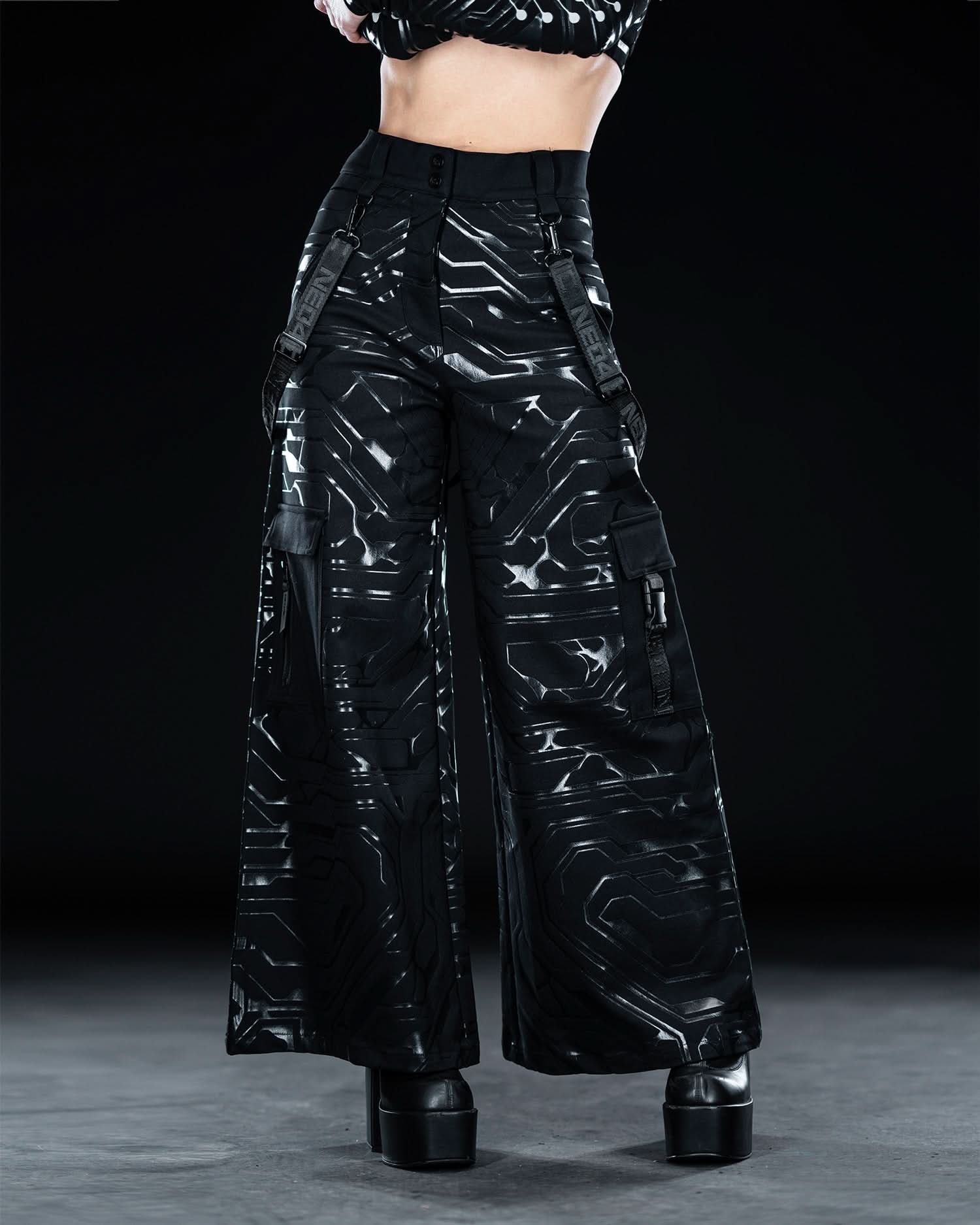 EVE4 parachute pants