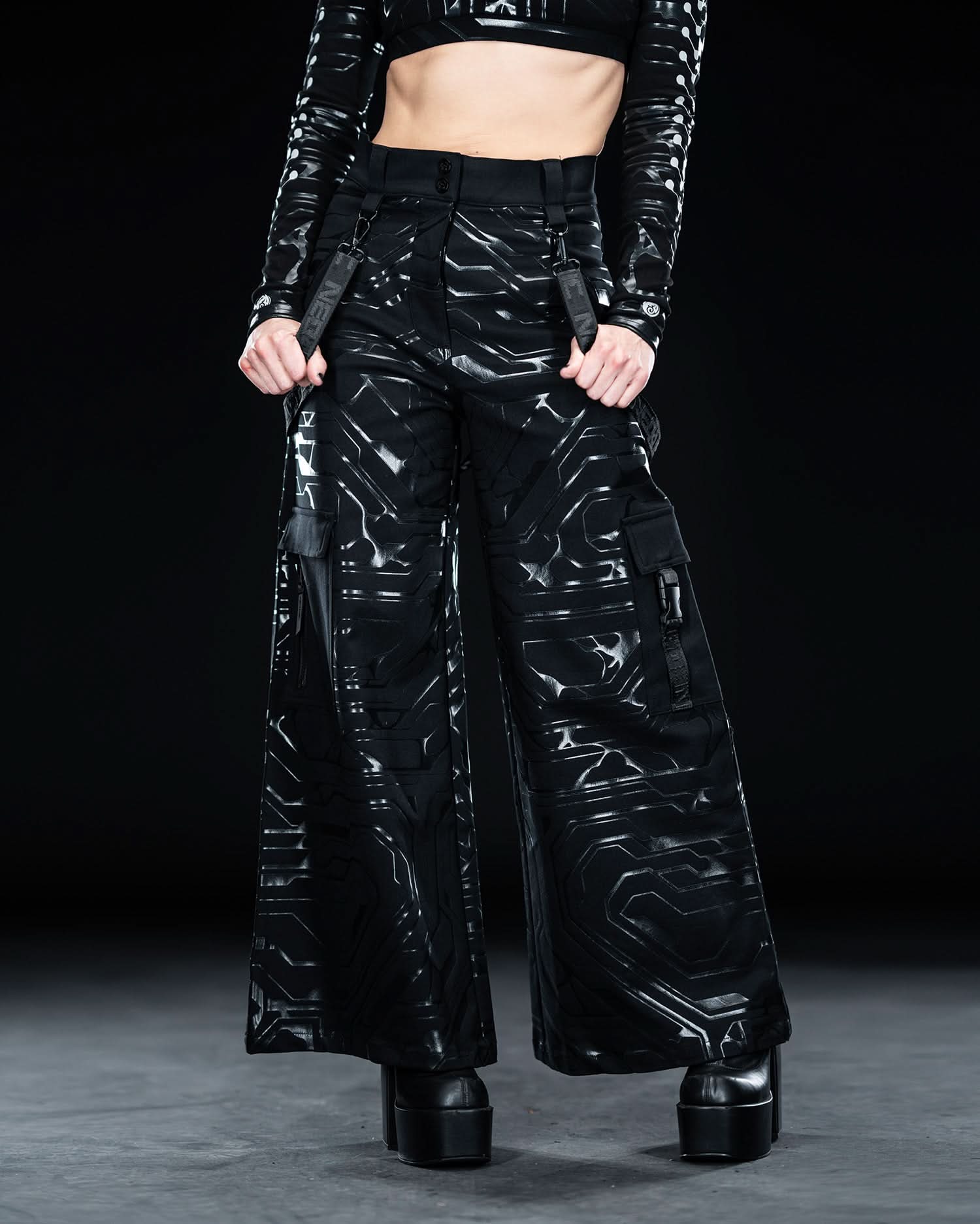 EVE4 parachute pants
