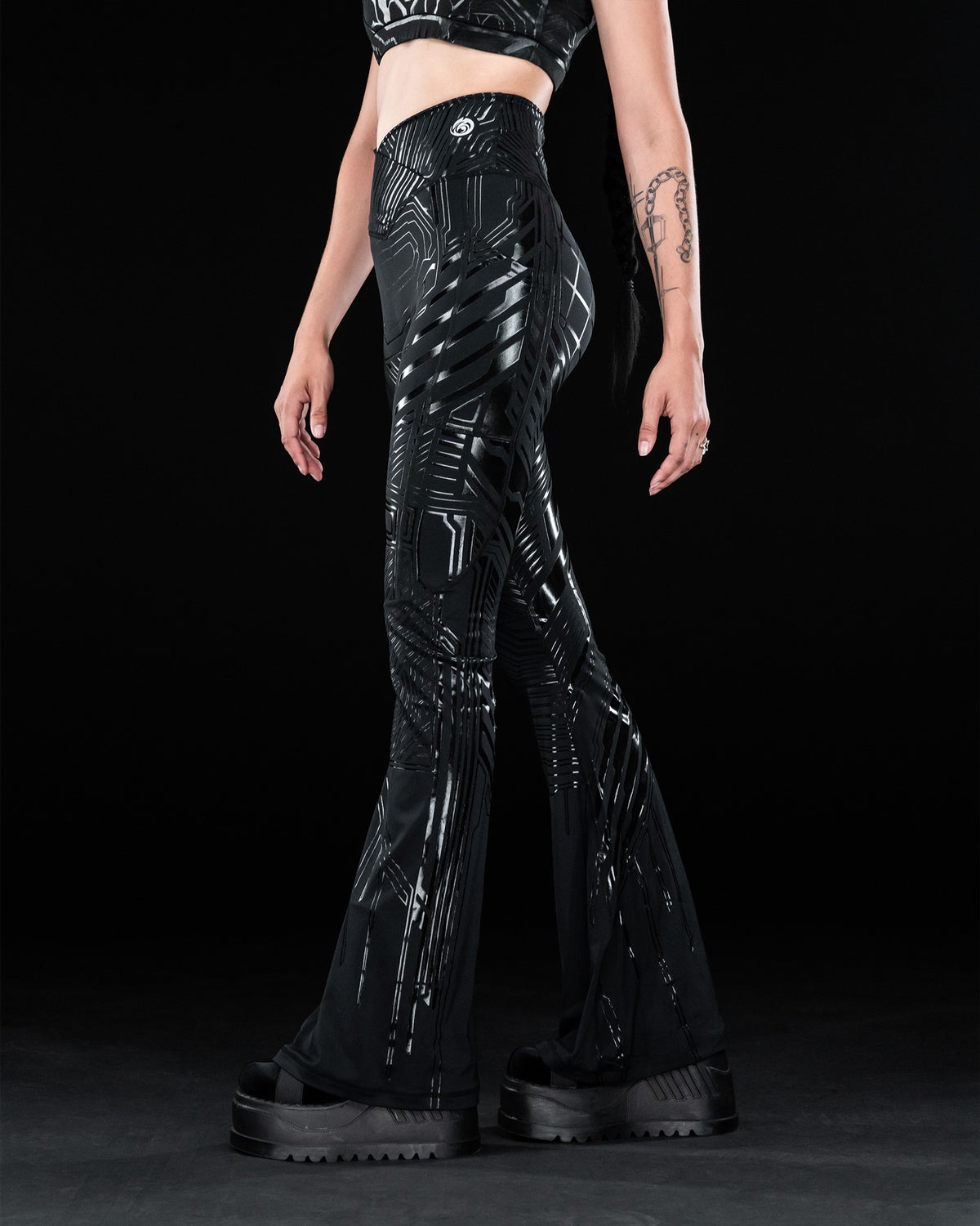 FUTURE FLARE leggings 2 ( w/ pockets )