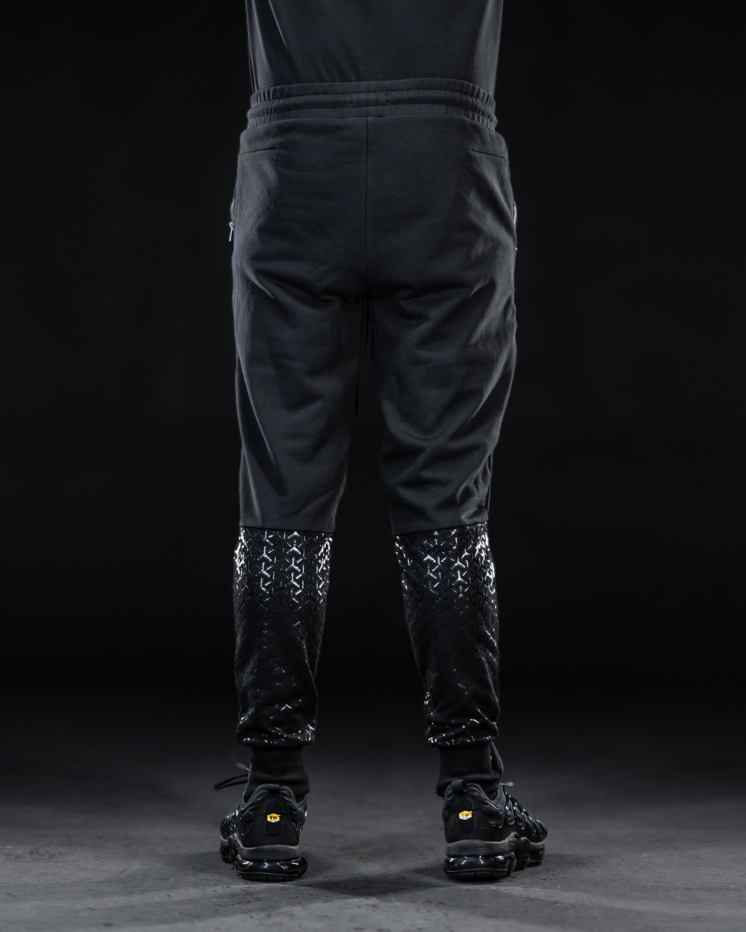 NEOV4 - Black Joggers