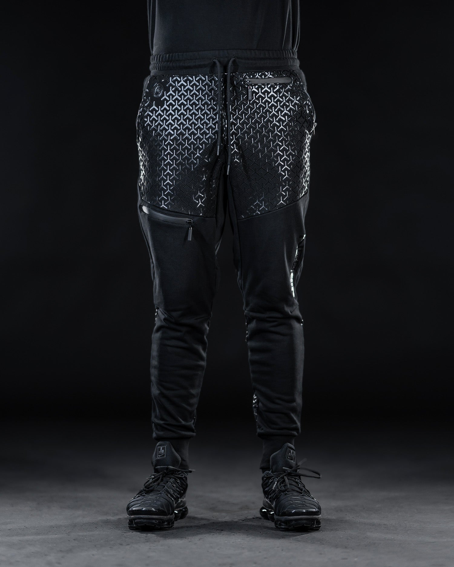 NEOV4 - Black Joggers
