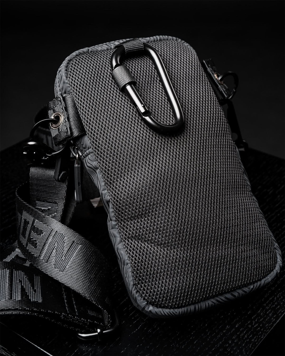 PRYSM PHONE BAG