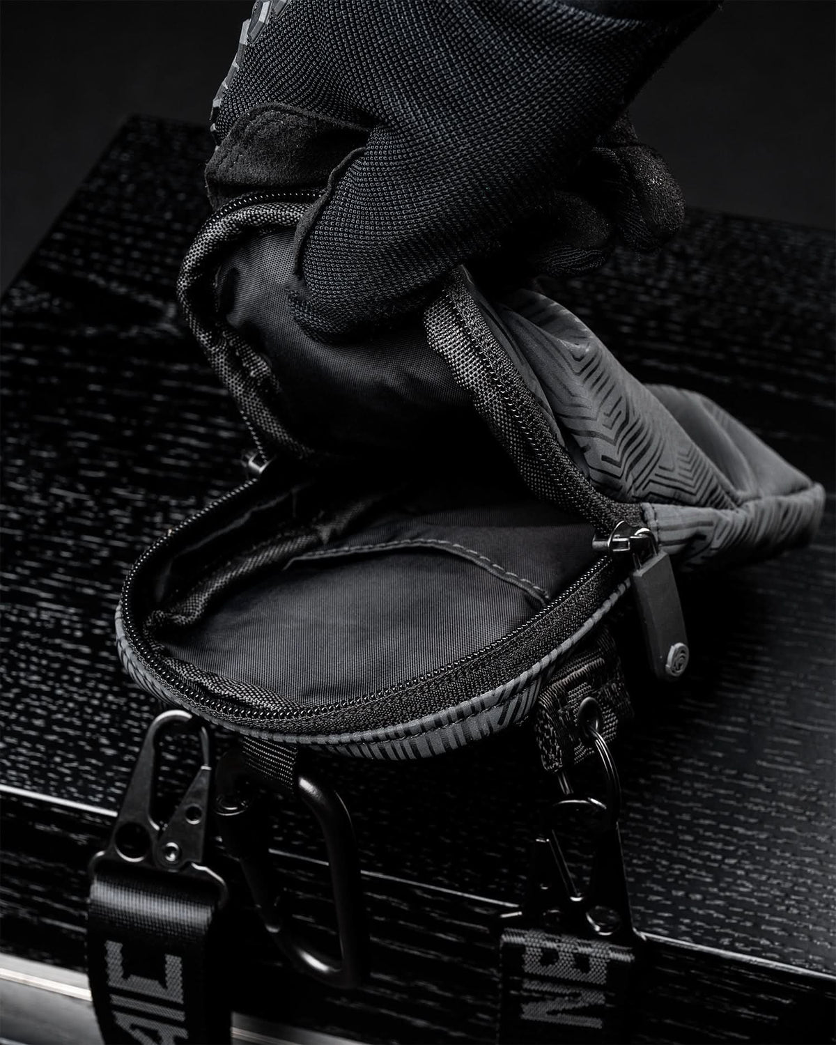 PRYSM PHONE BAG