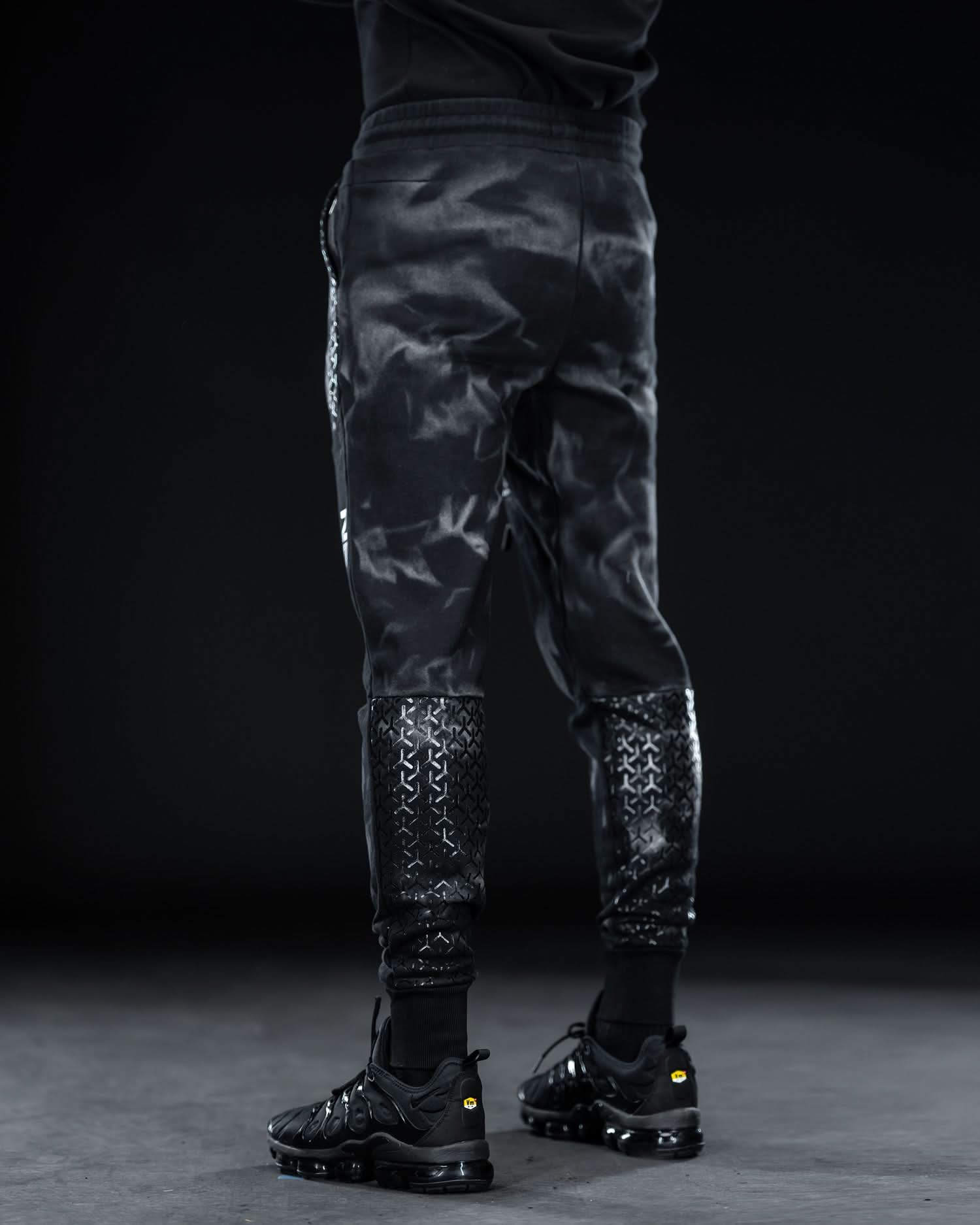 NEOV4 - VAPOR DYED JOGGERS ( BLACK EDITION )