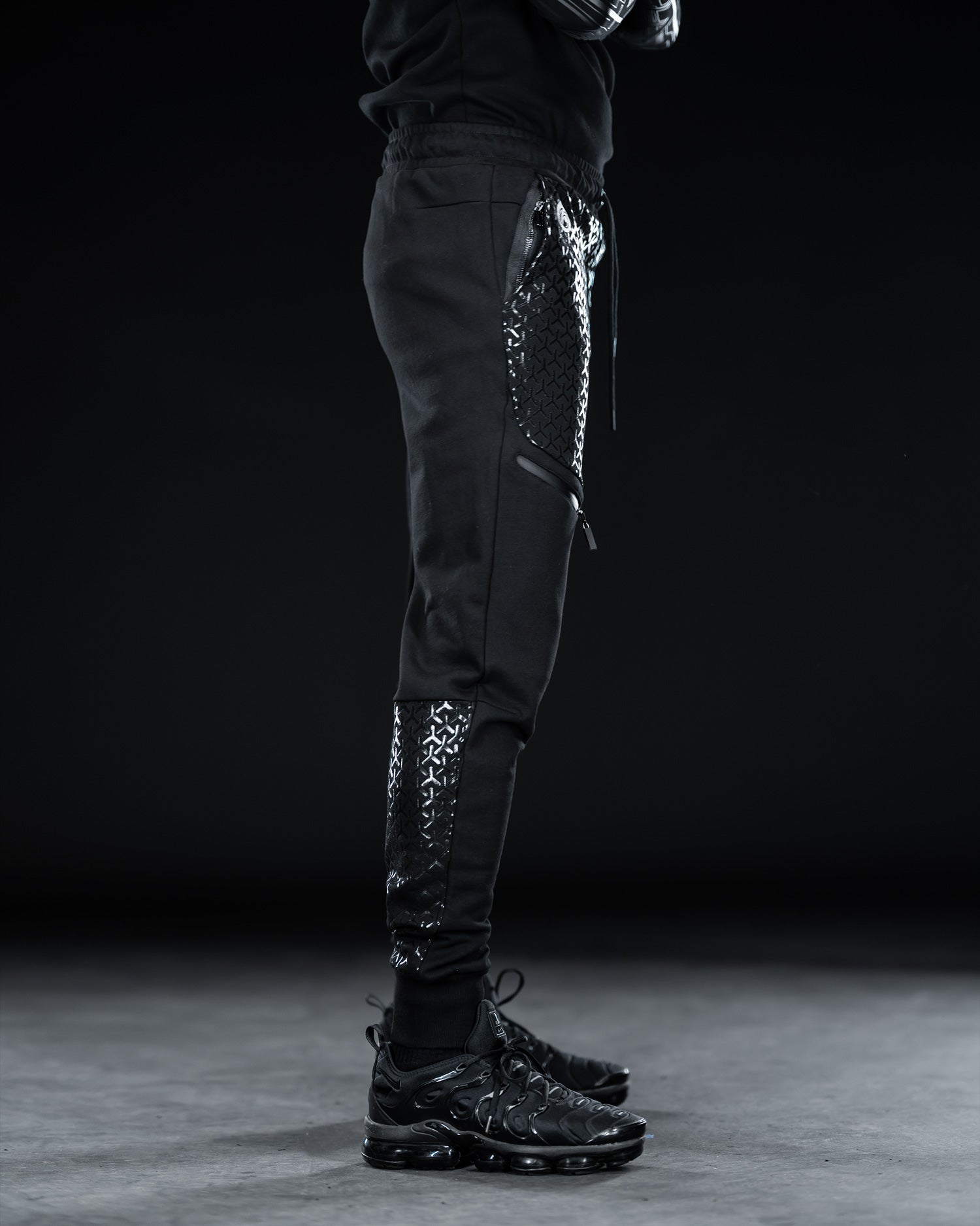 NEOV3 - Black Joggers