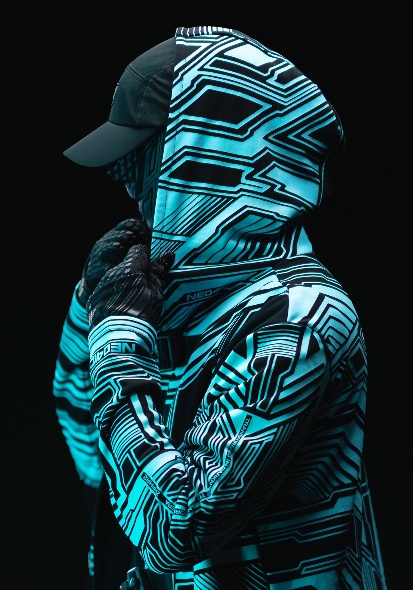 ZYPHR 2 ( GLOW ICE BLUE )