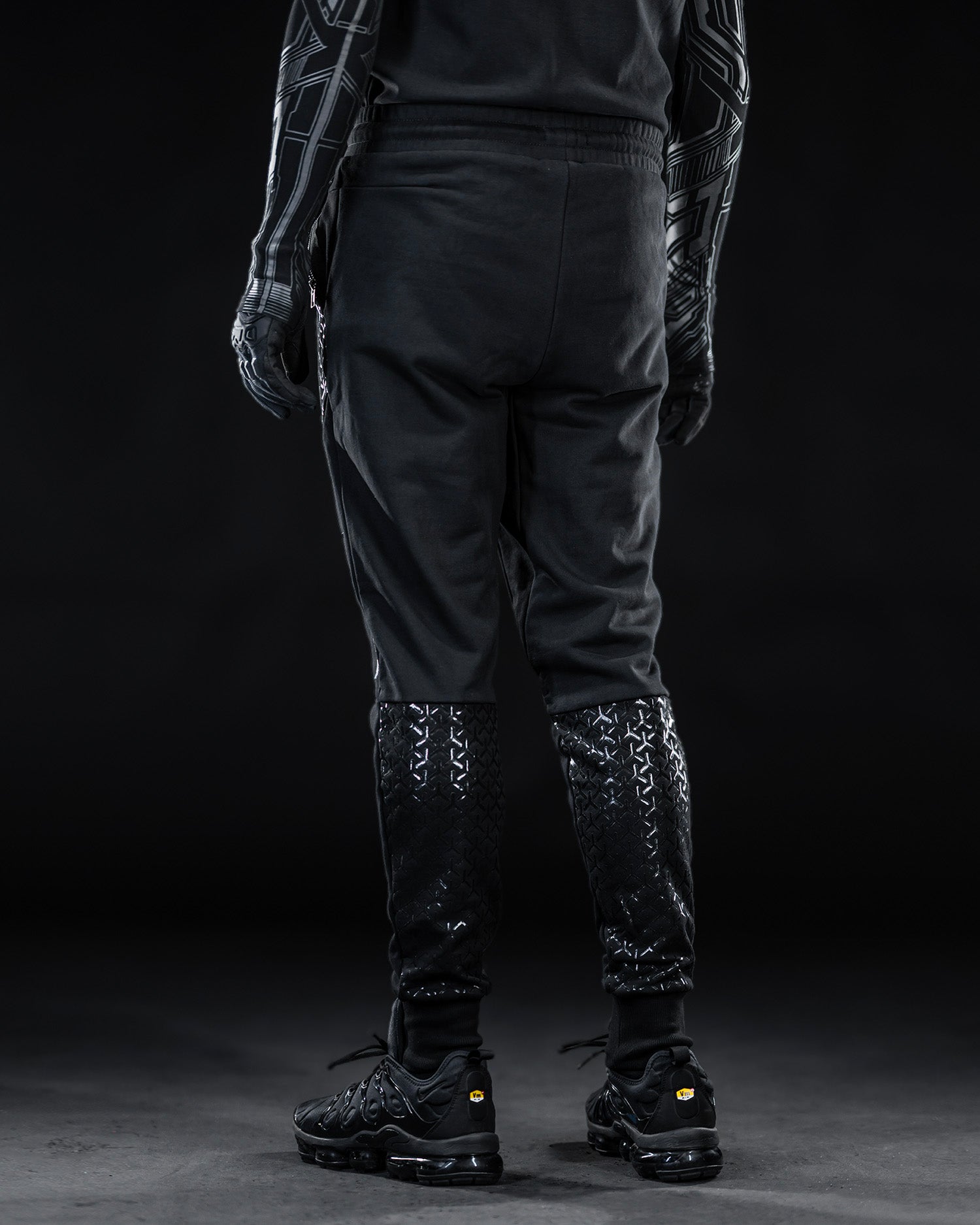 NEOV4 - Black Joggers