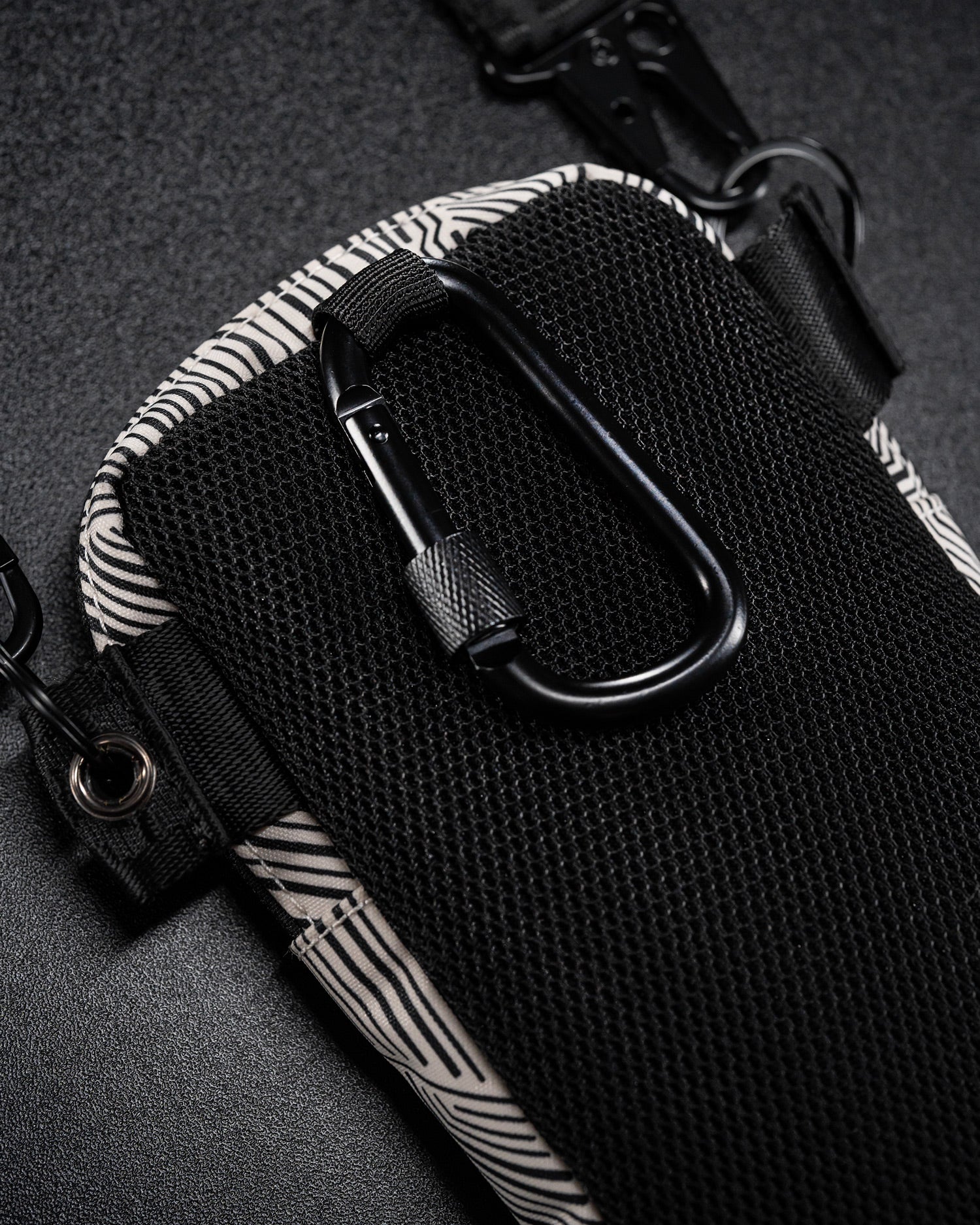 PRYSM PHONE BAG ( Pearl )