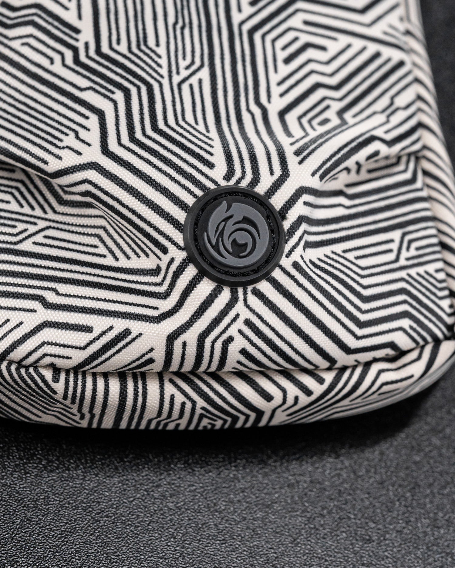 PRYSM PHONE BAG ( Pearl )