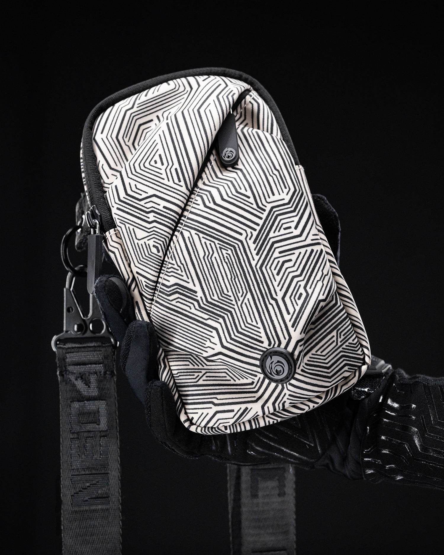 PRYSM PHONE BAG ( Pearl )