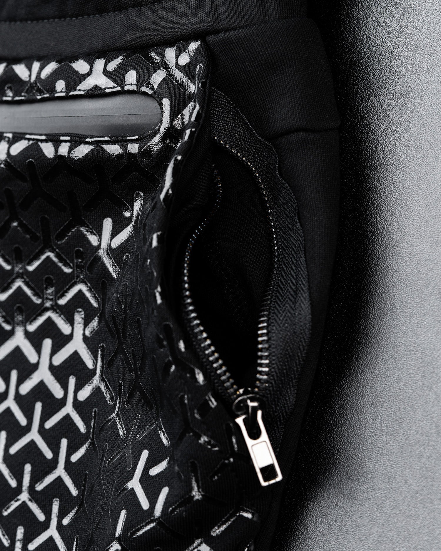 NEOV4 - Black Joggers