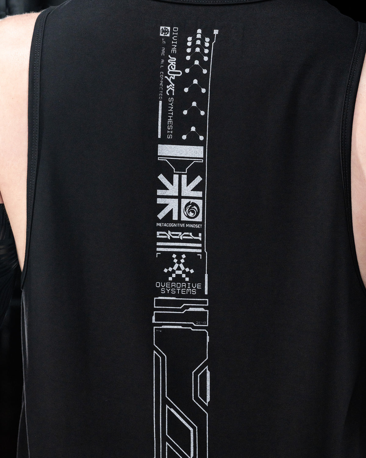 VISIONS 3 TANK