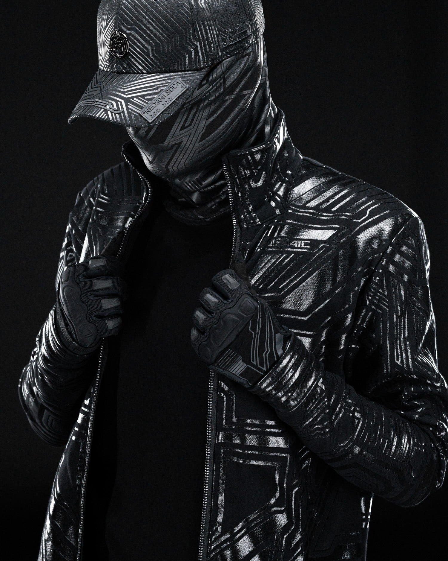 BLACK ON BLACK ZYPHR 2 FUTURISTIC TECHWEAR MANTLE